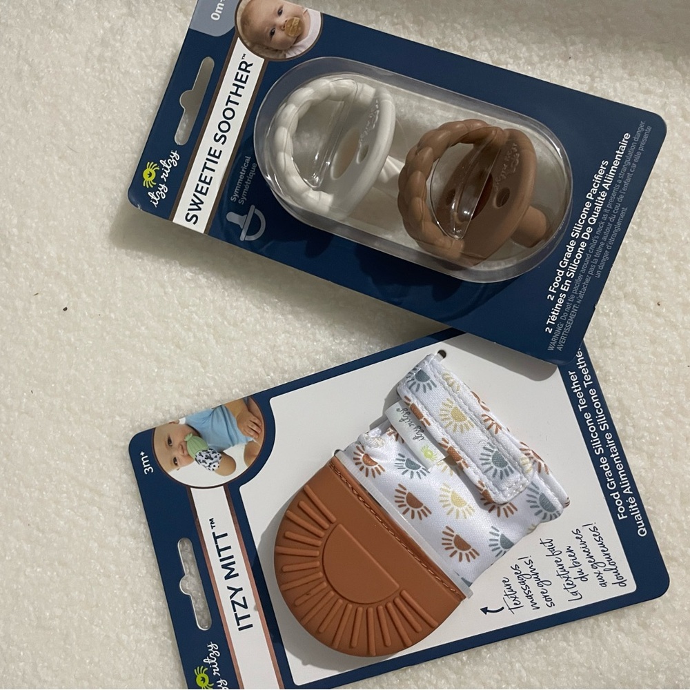 Itzy Ritzy Brown and White Soother and Mitt Set